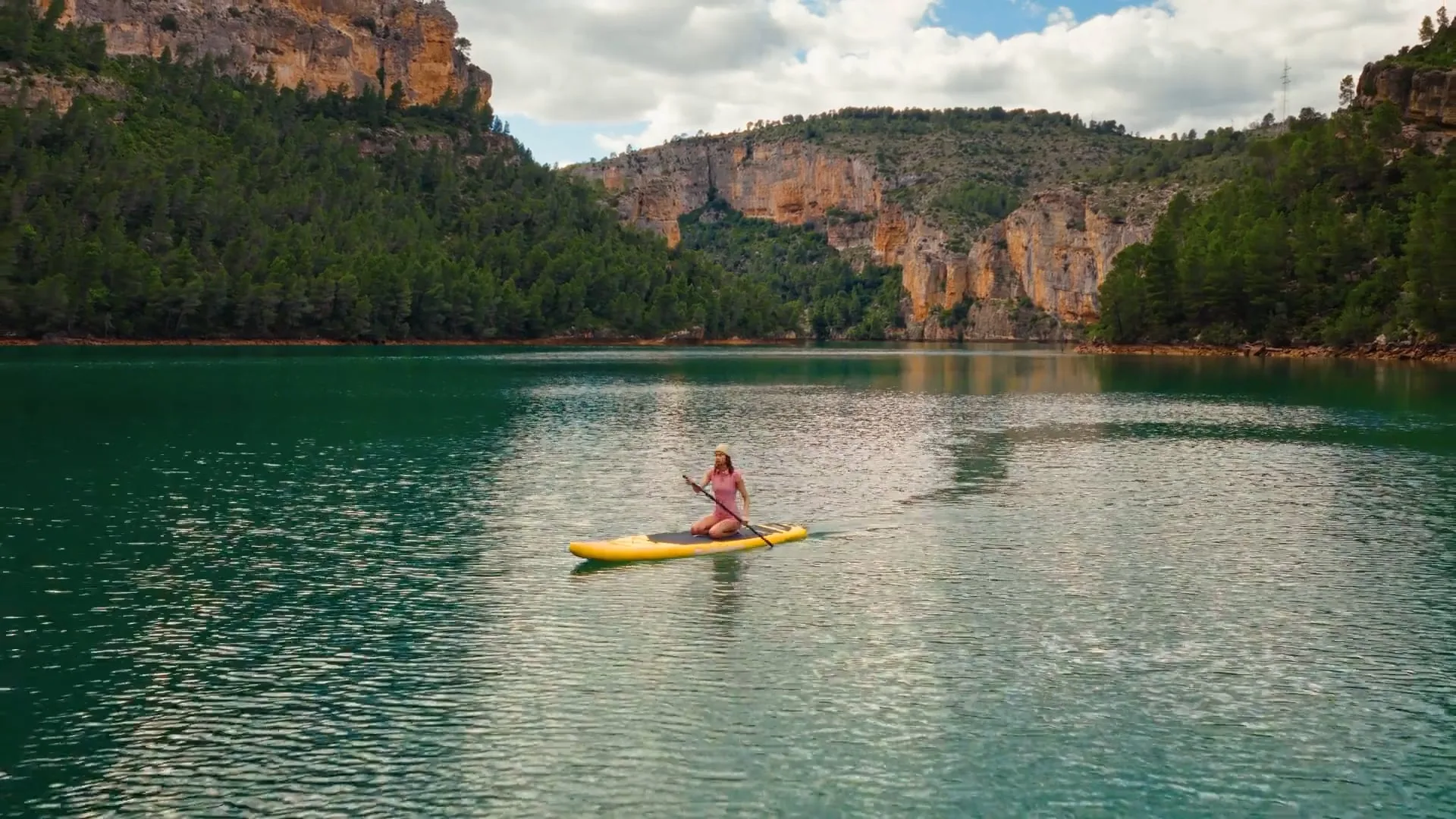 Oysho: The lake